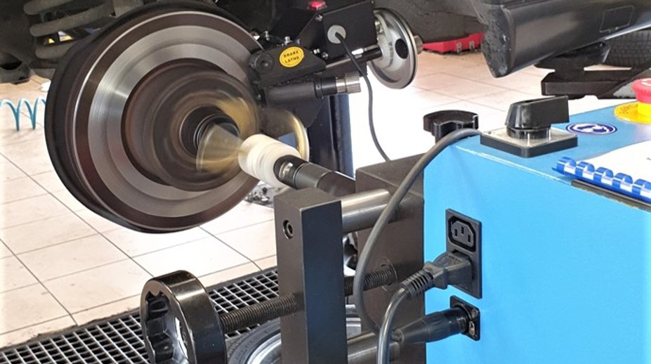 PRZETACZANIE TARCZ HAMULCOWYCH NA SAMOCHODZIE